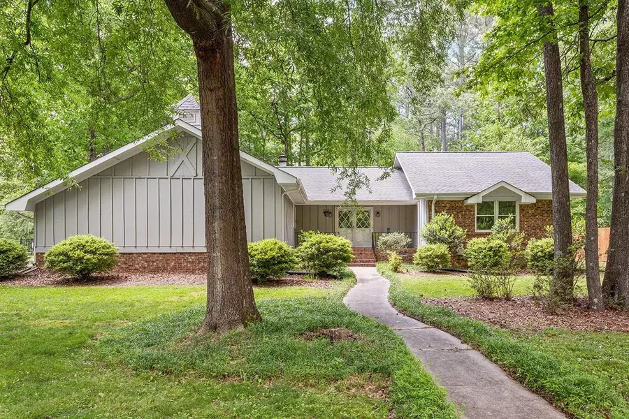 2425 Tilghman Circle, Chapel Hill, NC 27514