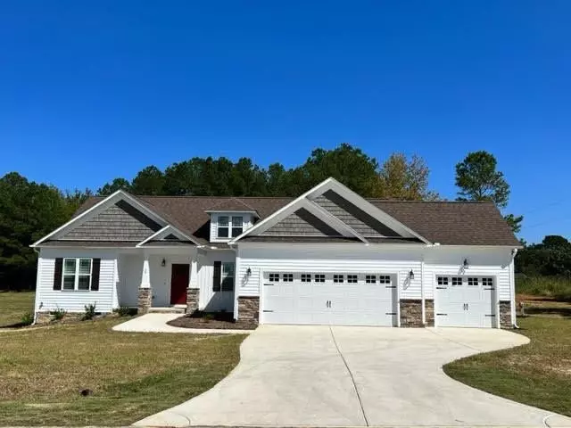 24 Red Rocks Circle, Benson, NC 27504