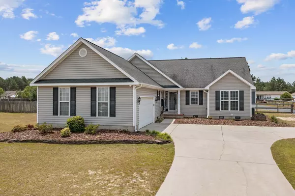 570 W Dennis Avenue, Pinebluff, NC 28373