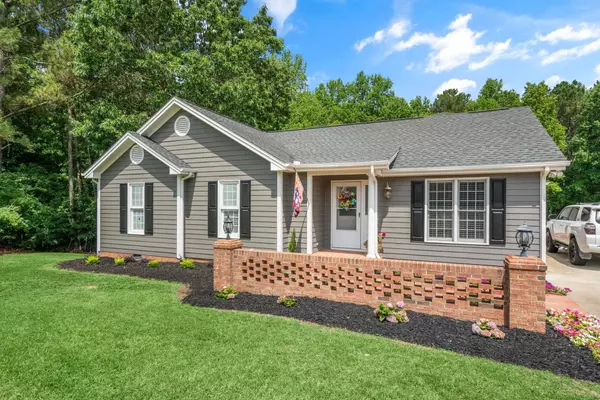 1823 Oakridge River Road, Fuquay Varina, NC 27526