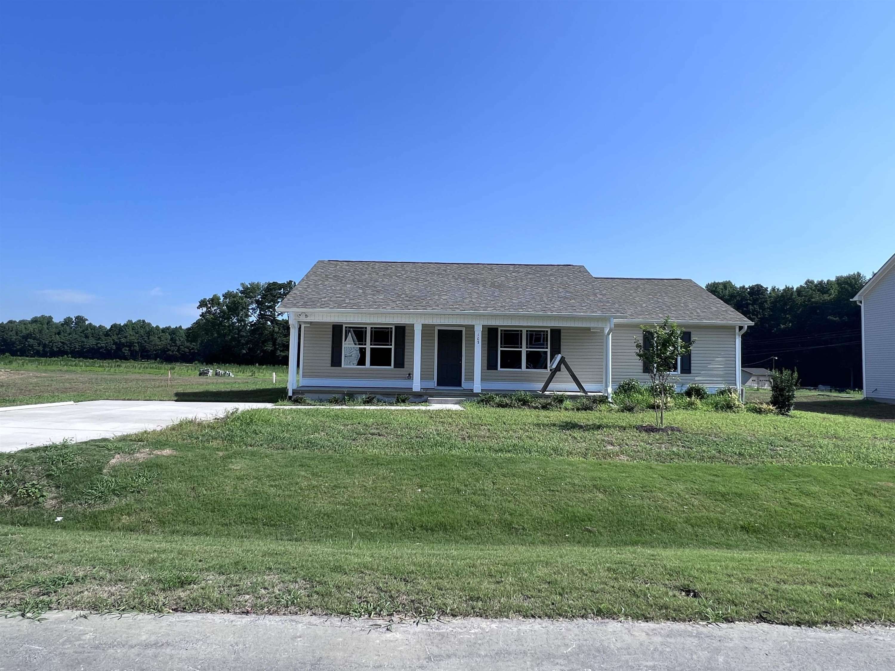 103 Hampshire Place, Kenly, NC 27542