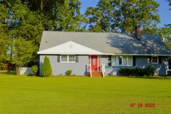 804 N Webb Street, Selma, NC 27576
