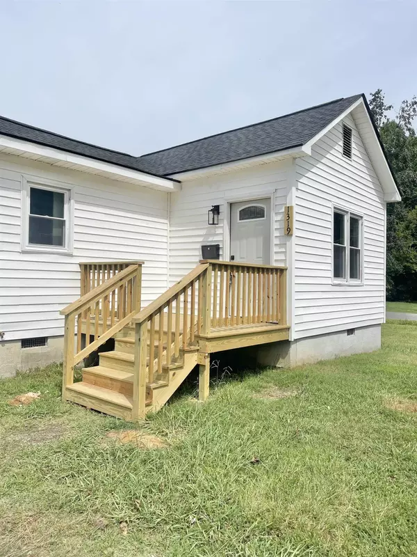 Siler City, NC 27344,1319 Hodge Street