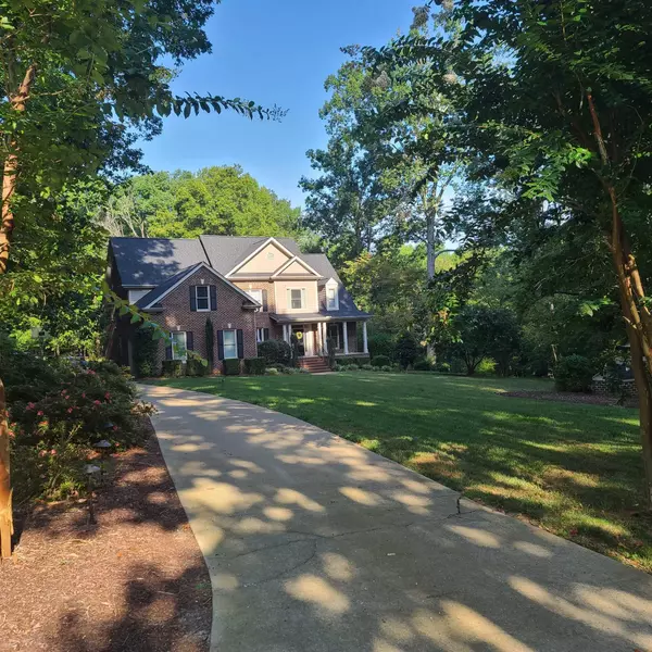 8104 Rolling Hills Drive, Raleigh, NC 27603