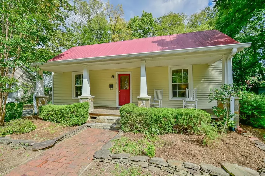 200 Oak Avenue, Carrboro, NC 27510