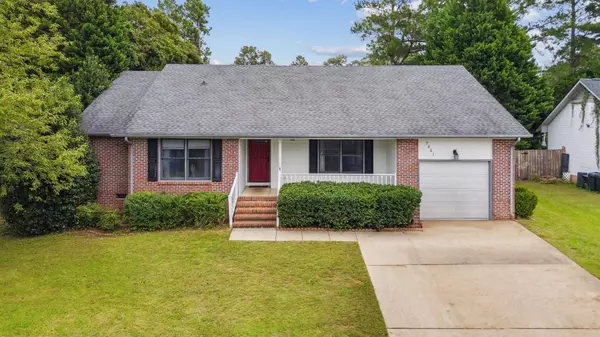 7461 Fairpoint Drive, Fayetteville, NC 28314