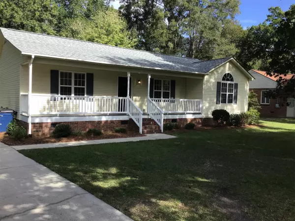 105 S Lakeside Drive, Smithfield, NC 27577