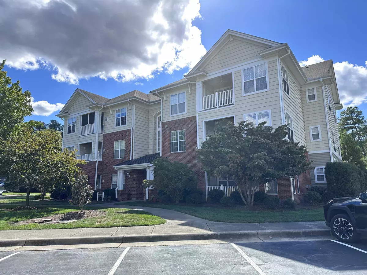 Chapel Hill, NC 27514,1433 Arborgate Circle #167