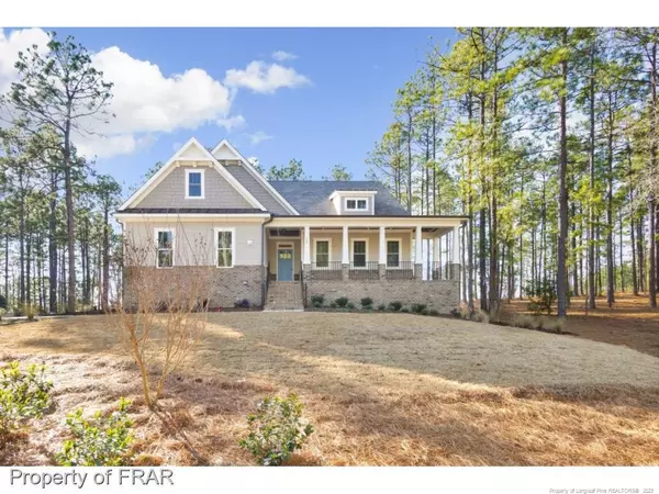 140 Kings Ridge Court, Southern Pines, NC 28387