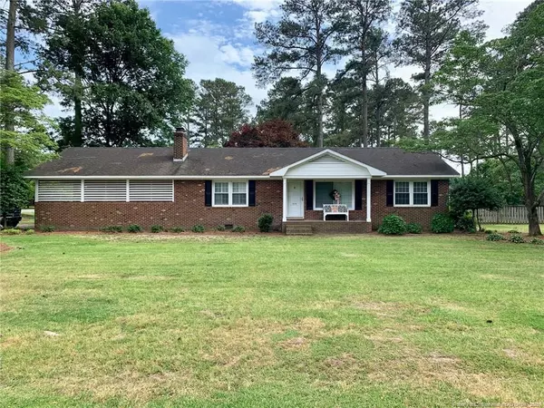 606 Fairfax Street, Clinton, NC 28328