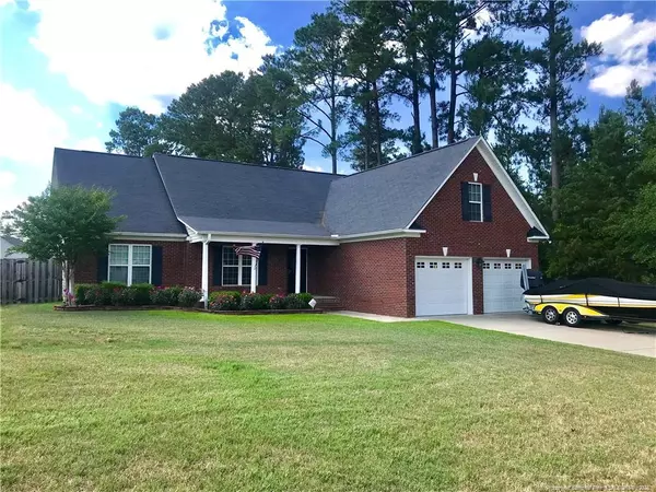 211 Old Oak Road, Raeford, NC 28376