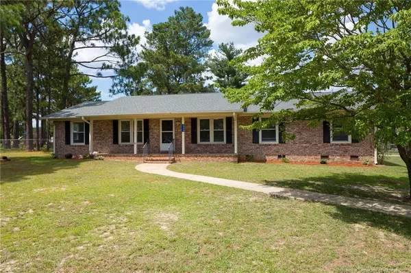5902 Fairway Drive, Hope Mills, NC 28348