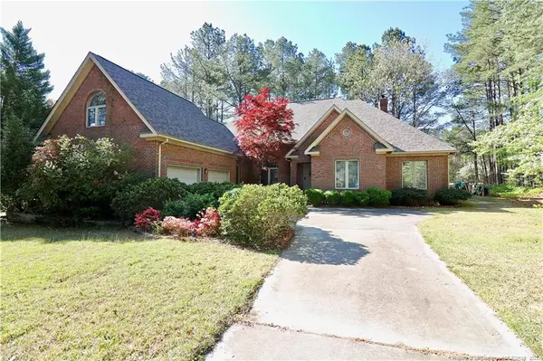 16480 Lakeshore Drive, Wagram, NC 28396