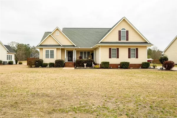 145 Pinecroft Drive, Dunn, NC 28328