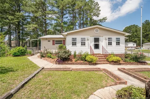 10 Londontown Drive, Spring Lake, NC 28390