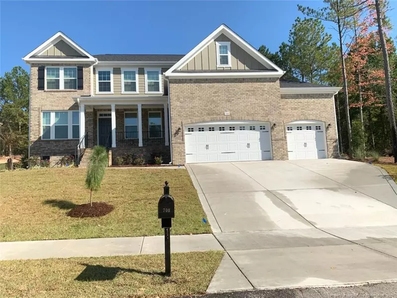 700 Avenue of the Carolinas Street, Carthage, NC 28327