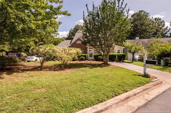 101 Bay Colony Court, Chapel Hill, NC 27517