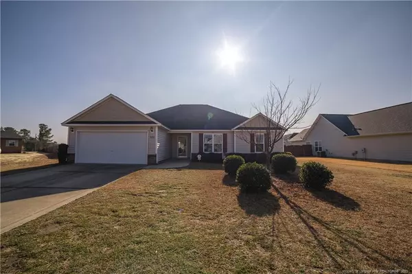 535 Gapway Court, Hope Mills, NC 28348