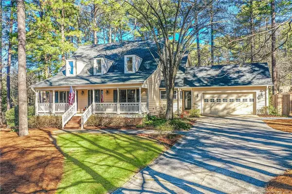 215 W Hedgelawn Way, Southern Pines, NC 28387