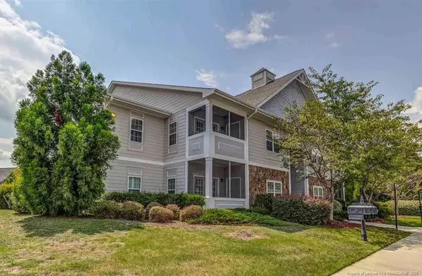 321 Gallery Drive #204, Spring Lake, NC 28390