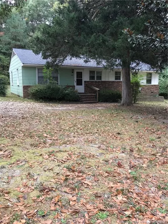 110 E McDowell Street, Elizabethtown, NC 28337
