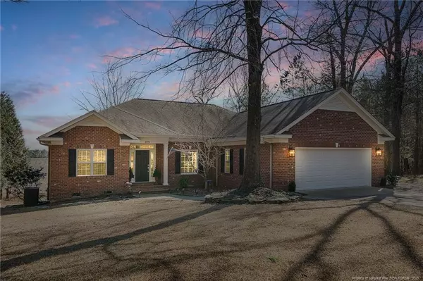 879 Sea Gull Drive, Vass, NC 28394