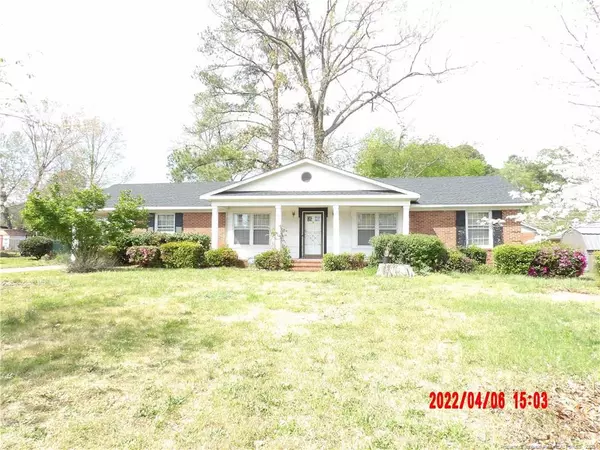 5223 Foxfire Road, Fayetteville, NC 28303