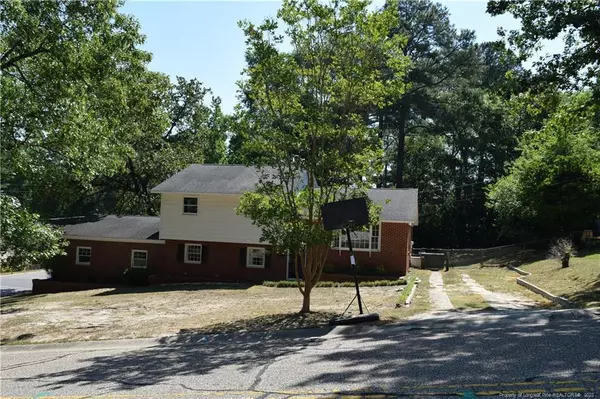 834 Edenwood Drive, Fayetteville, NC 28303