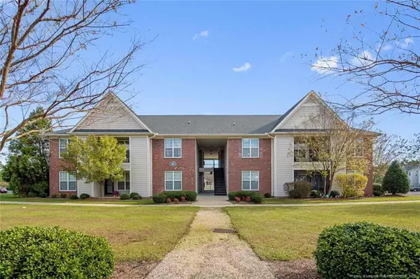 89 Gallery Drive #203, Spring Lake, NC 28390