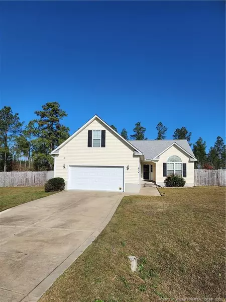 674 Copper Creek Drive, Raeford, NC 28376