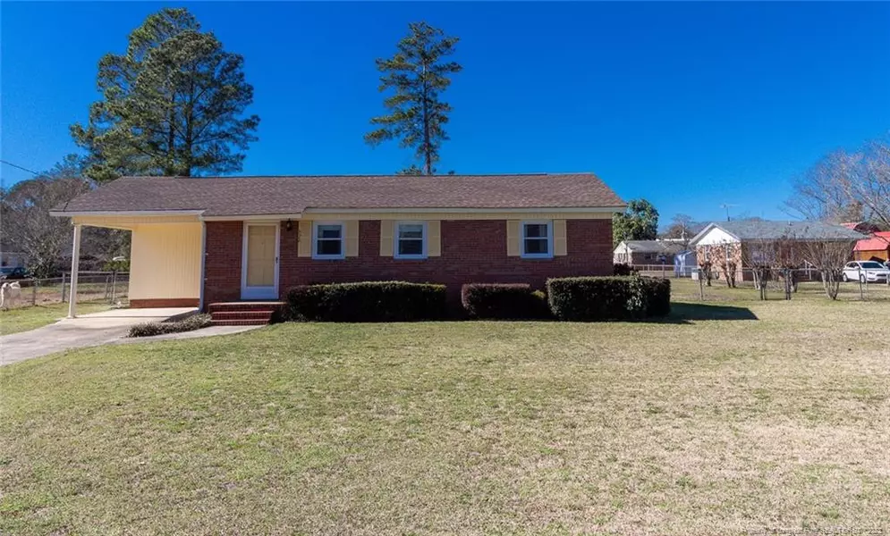 322 S Lafayette Street, Saint Pauls, NC 28384