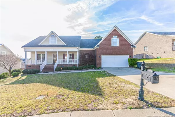 3920 Hunting Path Drive, Hope Mills, NC 28348