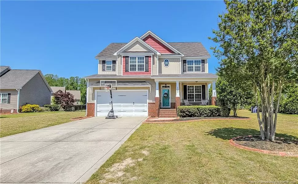 3921 Barclay Way, Wade, NC 28395