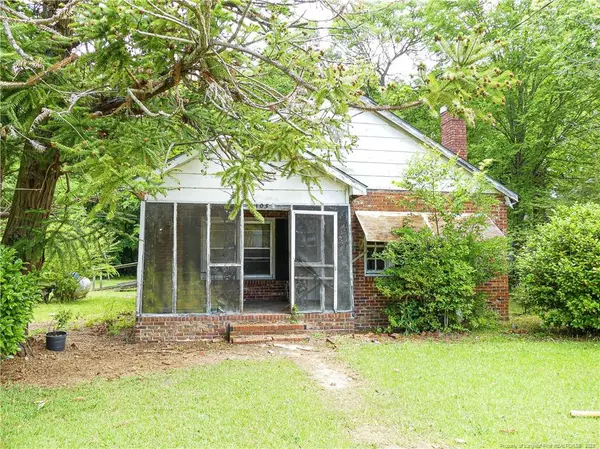 105 E Washington Street, Lillington, NC 27546