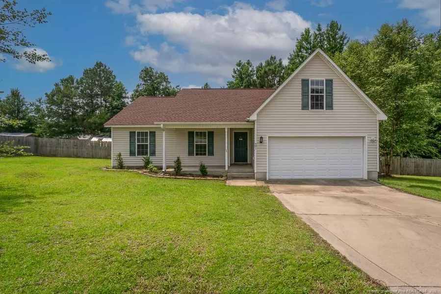 681 Copper Creek Drive, Raeford, NC 28376