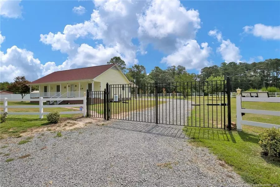 70 Tom Cat Lane, Roseboro, NC 28382