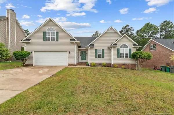 5532 Shady Pine Court, Hope Mills, NC 28348