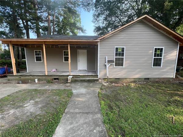 206 E Prospect Avenue, Raeford, NC 28376