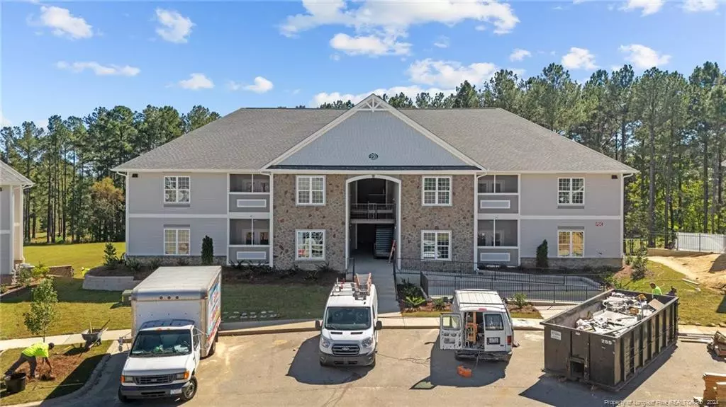 220 Gallery Drive #304, Spring Lake, NC 28390