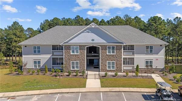 260 Gallery Drive #203, Spring Lake, NC 28390