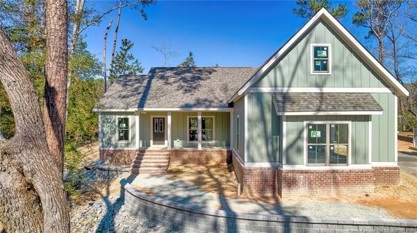 208 Lakeview Drive, Whispering Pines, NC 28327