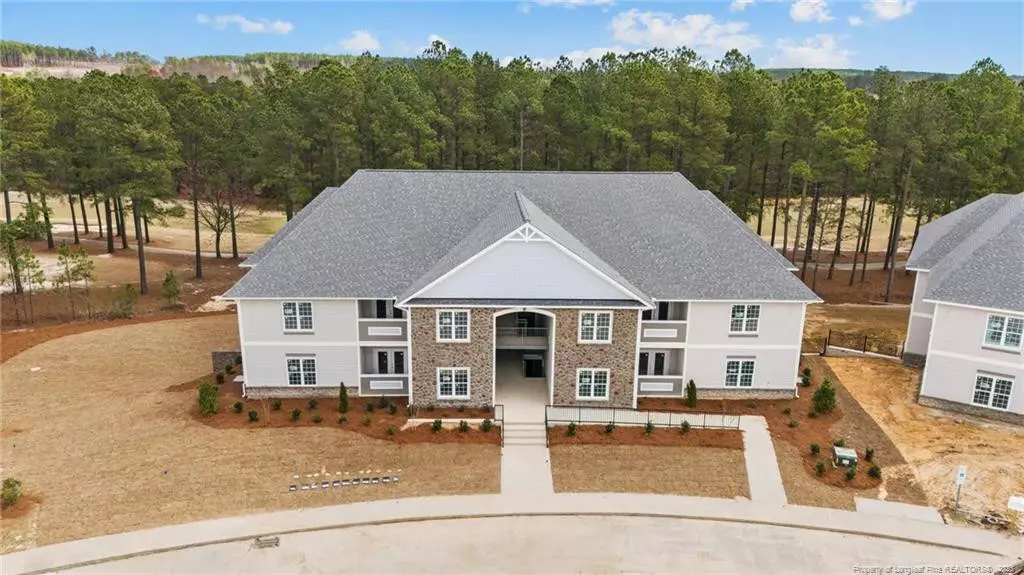 260 Gallery Drive #304, Spring Lake, NC 28390