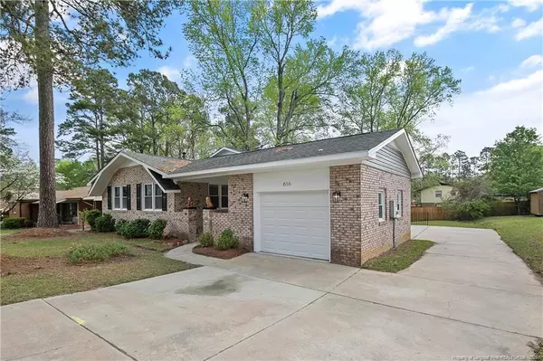 618 Bessemer Circle, Fayetteville, NC 28301