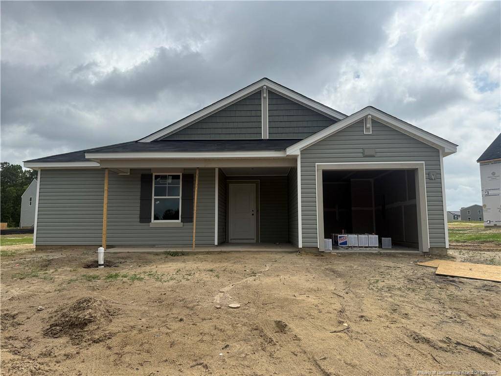 972 Sapphire Stone Lane, Hope Mills, NC 28348