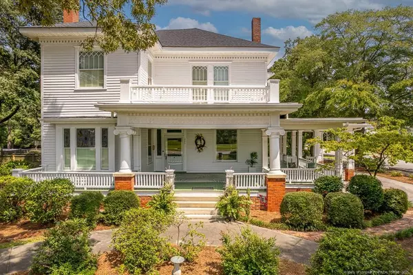 225 E 3rd Avenue, Red Springs, NC 28377