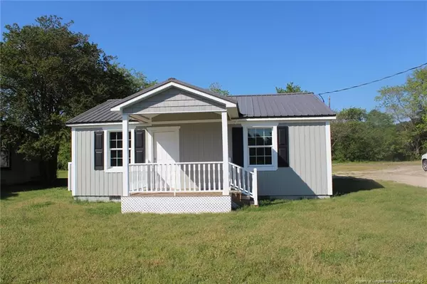 734 W Prospect Avenue, Raeford, NC 28376