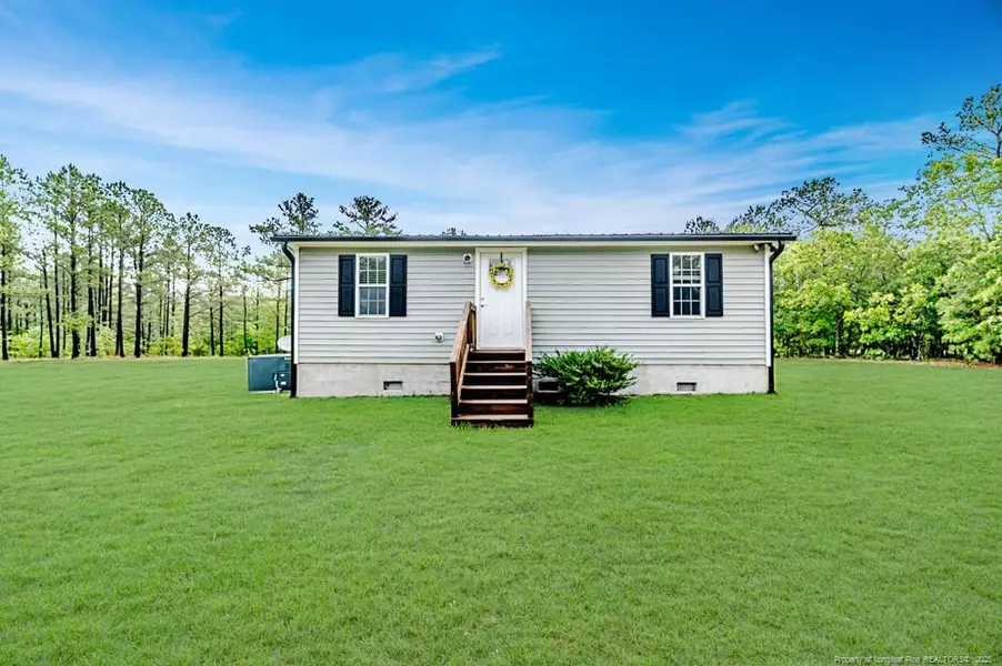 988 Nighthawk Loop, Aberdeen, NC 28315