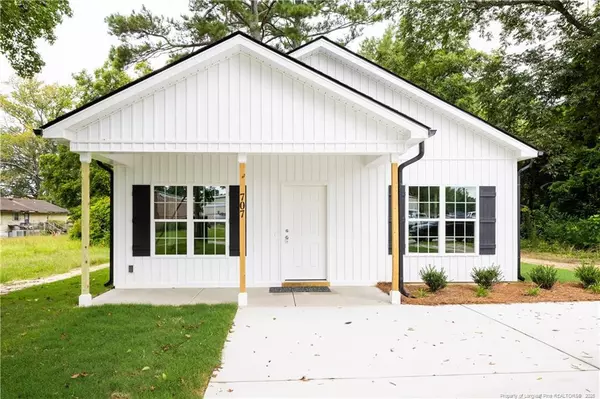 Dunn, NC 28334,707 N Wilson Avenue
