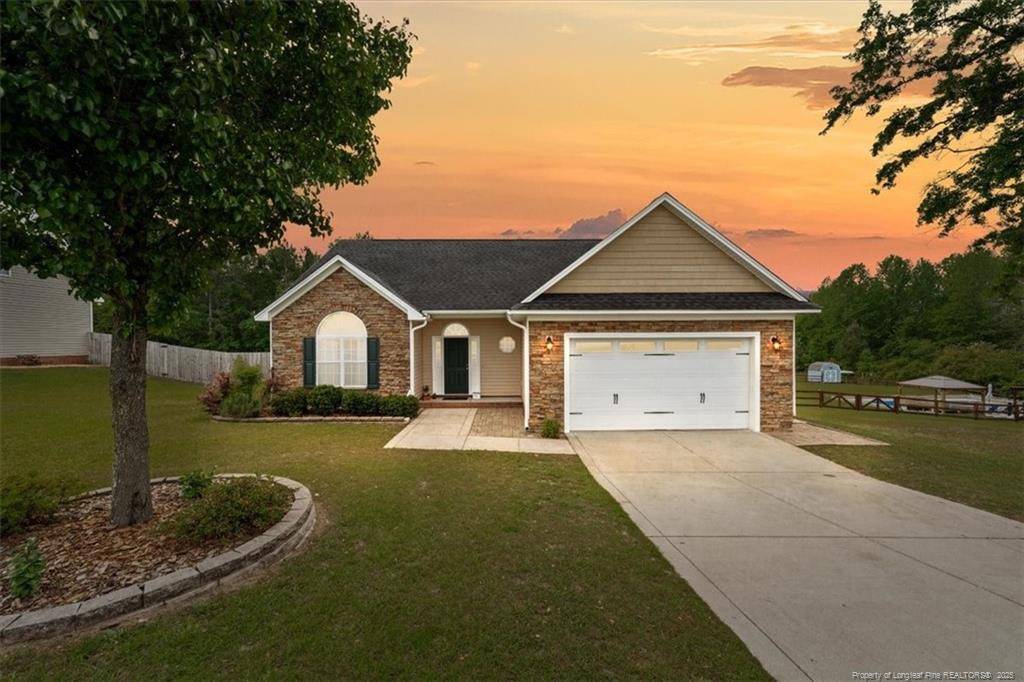 153 home stretch Lane, Raeford, NC 28376