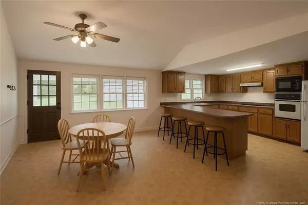 Dunn, NC 28334,6566 Bend of River Road